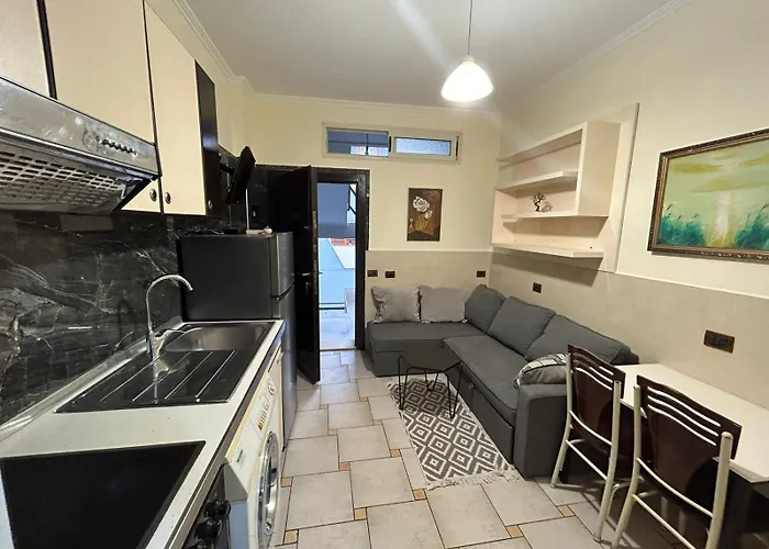 Lovely&quite Appartament 1-4 5maji Appartement